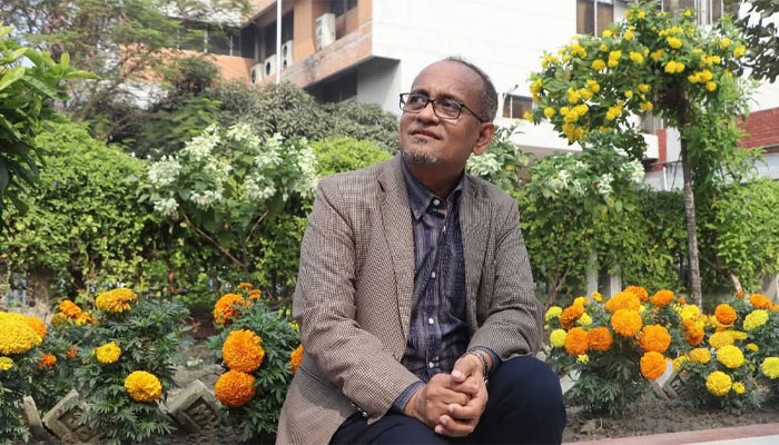 আলো হাতে আঁধার পেরোনো: অধ্যাপক ডা. শাকিলের জনকল্যাণ