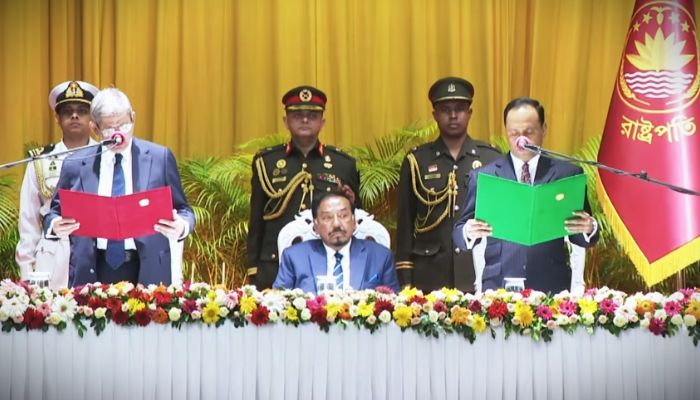 রাষ্ট্রপতি হিসেবে শপথ নিলেন মির্জা ফখরুল ইসলাম আলমগীর