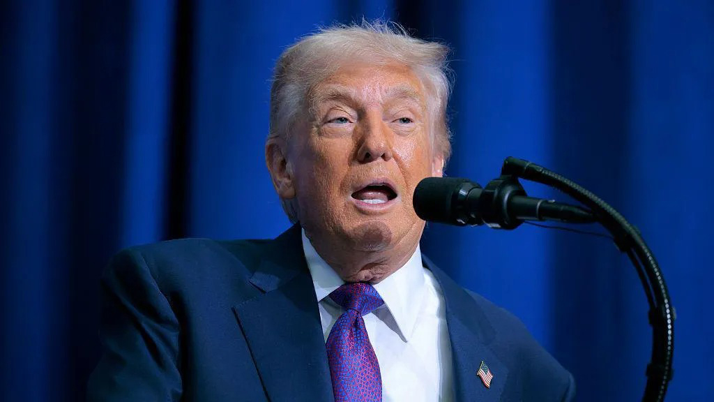 ট্রাম্পকে বধিতে গোকুলে বাড়িছে তাঁরই তৈরি করা ‘দানব’