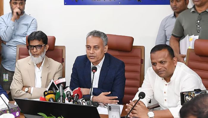 সমঝোতায় তোলা টাকাকে চাঁদাবাজি মনে করেন না সড়কমন্ত্রী