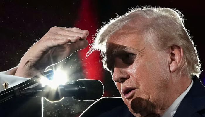 ইরানিদের রাস্তায় নামানো নিয়ে ‘কচুকাটা’ হওয়ার ভয় ট্রাম্পের