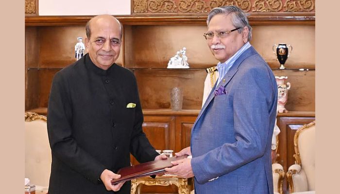 দ্বিপাক্ষিক সম্পর্ক পুনরুদ্ধারের ঢাকায় ত্রিবেদী মিশন ‘ইতিবাচক বার্তা’