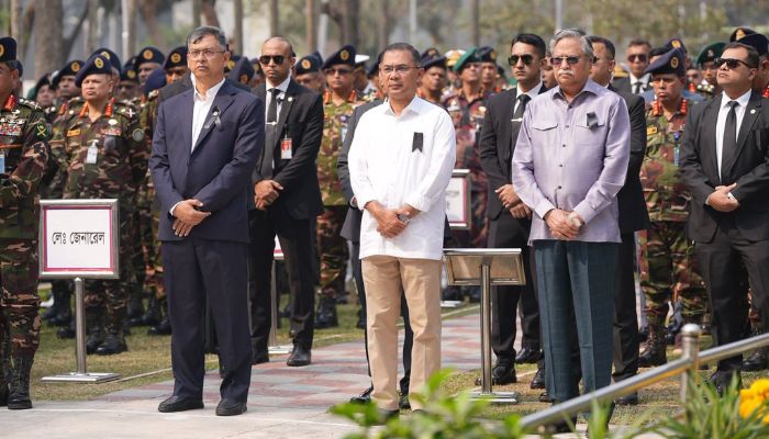 পিলখানায় শহীদ সেনাকর্মকর্তাদের প্রতি শ্রদ্ধা রাষ্ট্রপতি ও প্রধানমন্ত্রীর