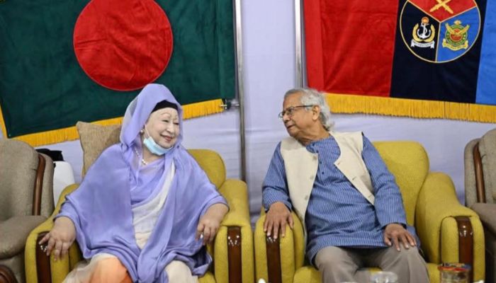 একাত্তরের সশস্ত্র বাহিনীর অবদান ইতিহাসে স্বর্ণাক্ষরে লেখা থাকবে: প্রধান উপদেষ্টা