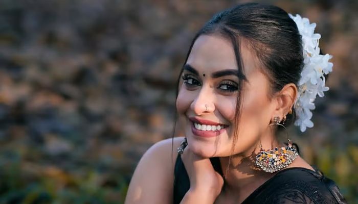 বসুন্ধরা থেকে মডেল-অভিনেত্রী রিধিকার ঝুলন্ত মরদেহ উদ্ধার