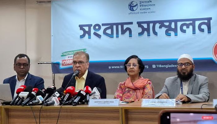 নতুন গভর্নরের নিয়োগ বাতিল করতে সরকারকে বলেছে টিআইবি