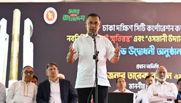 ৯০ ফুট উঁচু জুলাই স্মৃতিস্তম্ভের গায়ে ৮৩৪ শহীদের নাম, ২০ প্রতীকী সমাধিফলক