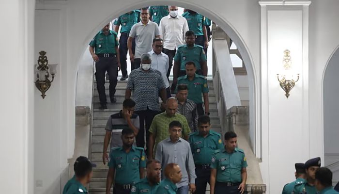 ট্রাইব্যুনালের আদেশে ১৫ সেনা কর্মকর্তা সেনানিবাসের সাবজেলে