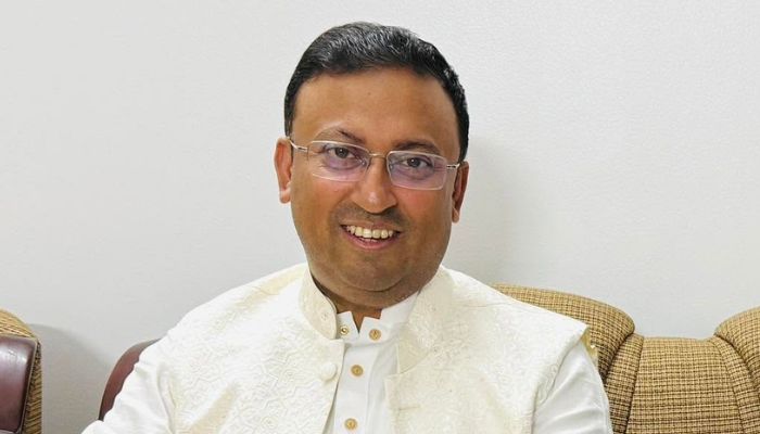 প্রধানমন্ত্রীর গভীর আস্থার প্রতীক প্রতিমন্ত্রী হুমায়ুন কবিরকে ঘিরে ষড়যন্ত্র কেন?