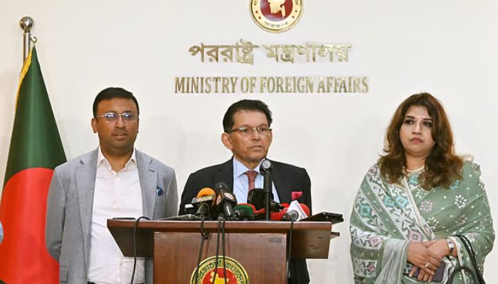 ছুটি নিয়ে হুমায়ুন রশীদ চৌধুরীর ‘নজির’ টানলেন খলিলুর রহমান