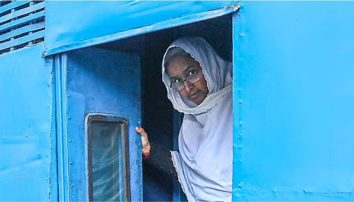 স্বামীর মৃত্যুতে বৃহস্পতিবার ১২ ঘণ্টার প্যারোলে মুক্তি পাচ্ছেন দীপু মনি