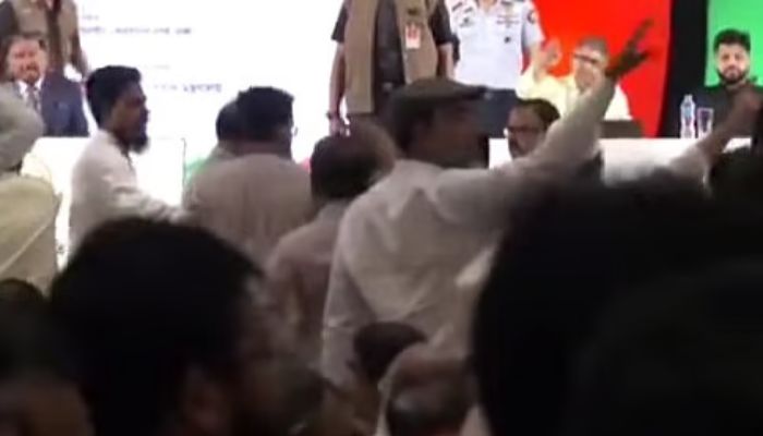 জুলাইয়ের অনুষ্ঠানে তথ্যচিত্র নিয়ে বিতর্ক, হট্টগোল করলেন এনসিপি নেতারা
