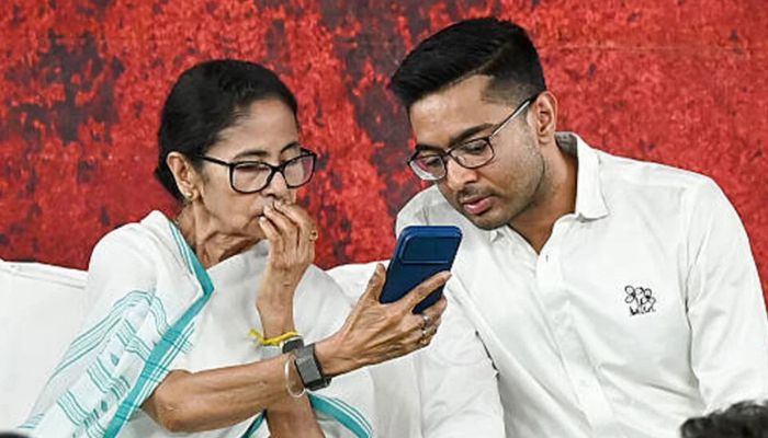 তৃণমূলে অসন্তোষ, প্রকাশ্যে সমালোচনার মুখে মমতা-অভিষেক