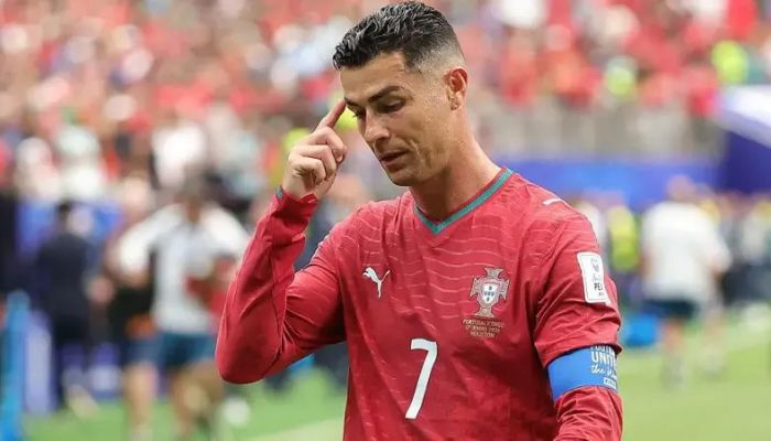 রোনালদোর এটাই নিয়তি : সকালে তারকা-বিকেলে ভিলেন